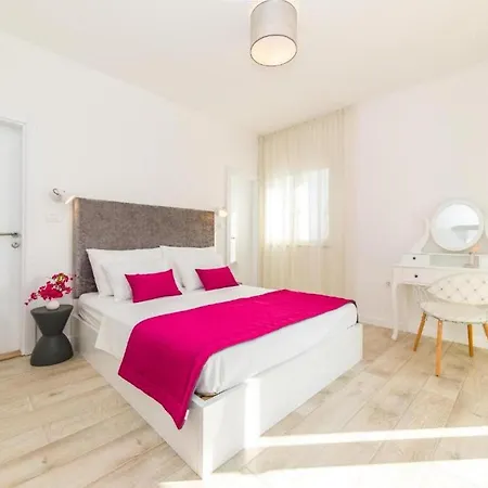 Luxury East * Primosten