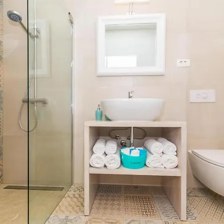 Villa Luxury East