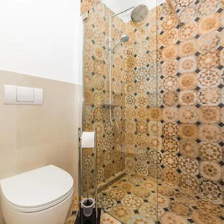 Villa Luxury East *