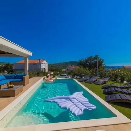 Luxury East Villa